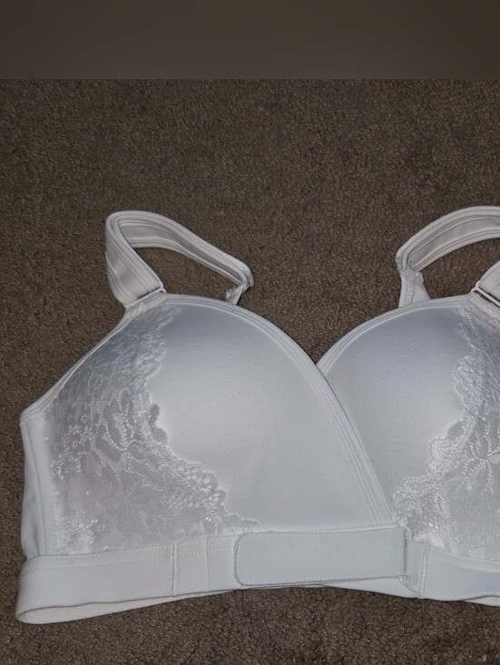 VeraComfort Other - Everyday White Lace-Accent Comfort Bra